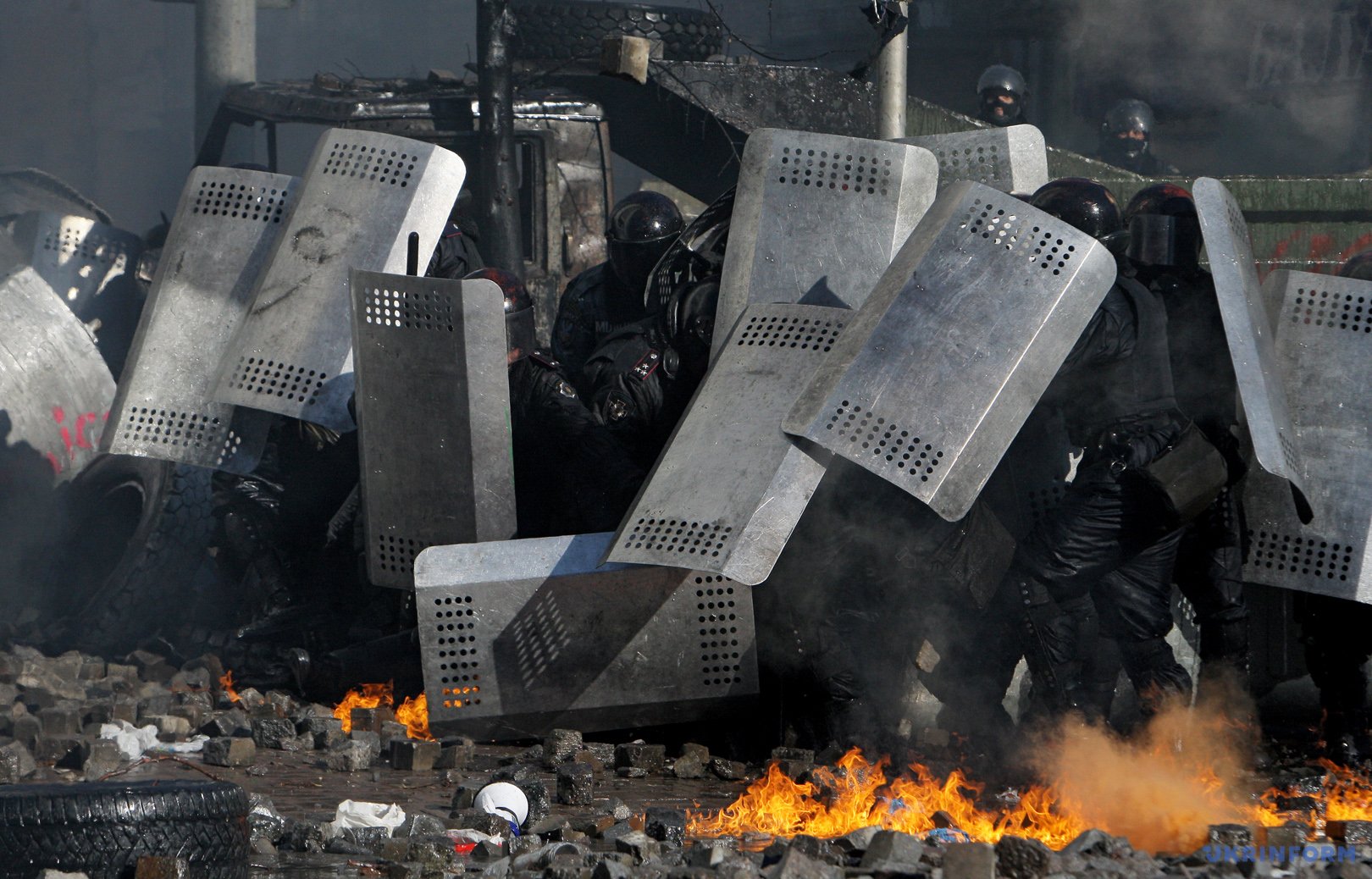 Про вшанування подвигу учасників Революції Гідності та увічнення пам'яті Героїв Небесної Сотн